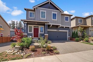 1917 98th Ave SE in Lake Stevens, WA - Building Photo