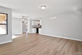 701 Oak Hollow Ct in O'Fallon, IL - Building Photo - Building Photo