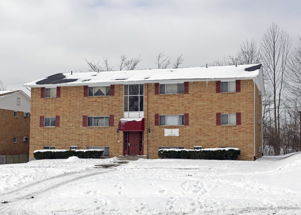 4367 Fair Oaks Rd in Dayton, OH - Building Photo