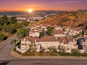 356 Carrione Ct in Pomona, CA - Foto de edificio - Building Photo