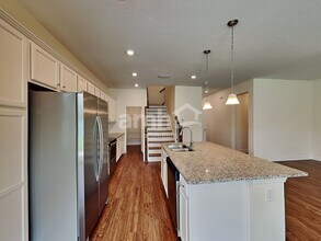 413 Pine Terrace Dr in Ruskin, FL - Building Photo - Building Photo
