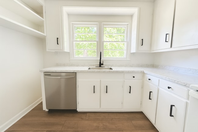 1401 Woodman Hall St in Shelby, NC - Building Photo - Building Photo