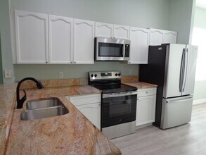 890 Lake Wellington Dr in Wellington, FL - Building Photo - Building Photo