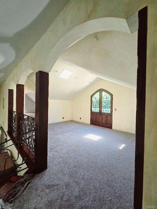 19613 Hiawatha St in Los Angeles, CA - Building Photo