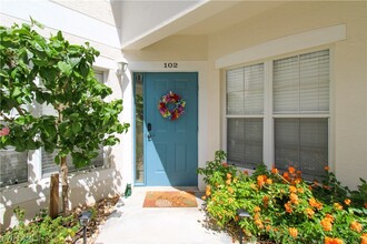 5025 Cedar Springs Dr in Naples, FL - Building Photo - Building Photo