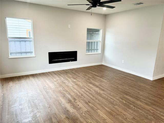 2140 Lea Crest Dr in Dallas, TX - Building Photo - Building Photo