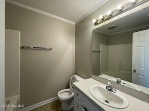3915 Sterling Pointe Dr in Winterville, NC - Building Photo - Building Photo