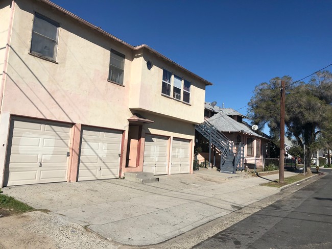 1194 E 34th St in Los Angeles, CA - Building Photo - Building Photo