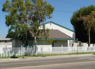 405 E Meats Ave in Orange, CA - Building Photo - Building Photo