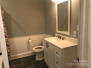 1327 St Julien St in Charlotte, NC - Building Photo - Building Photo