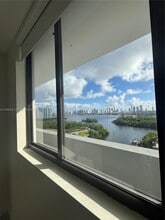 16395 Biscayne Blvd in North Miami Beach, FL - Building Photo - Building Photo