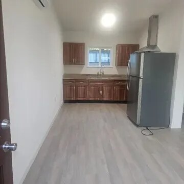 1 Rose St in Bellflower, CA - Building Photo