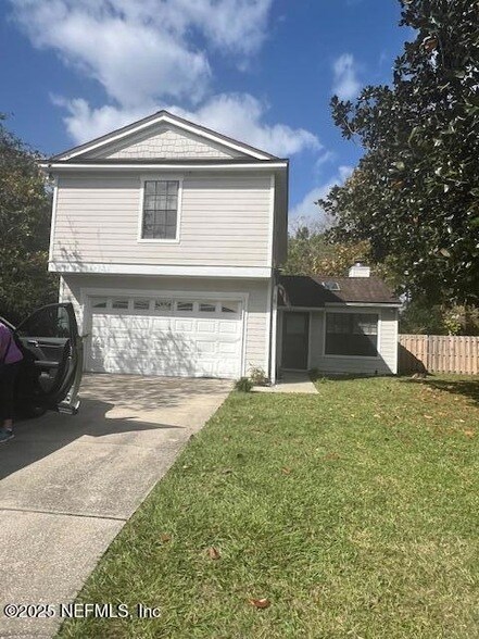 3811 English Colony Dr N in Jacksonville, FL - Foto de edificio