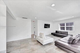 4530 SW 54th St in Fort Lauderdale, FL - Building Photo - Building Photo