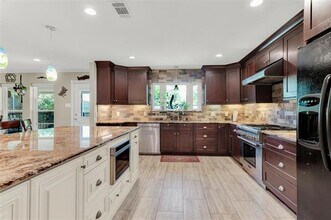 319 E Spring Valley Rd in Richardson, TX - Building Photo - Building Photo