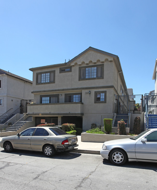 261 E Santa Anita Ave in Burbank, CA - Building Photo - Building Photo