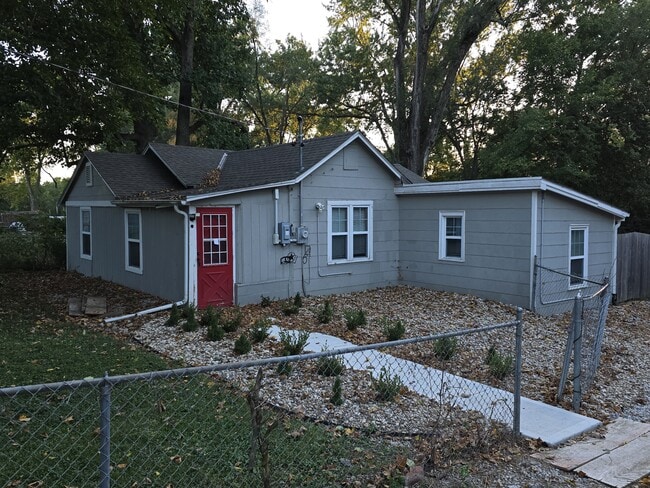7720 Elm Ave