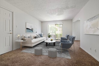 Colony in Louisville, KY - Foto de edificio - Building Photo