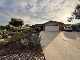 835 Nicklaus St in Paso Robles, CA - Building Photo
