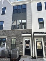 18208 Donatello Dr in Princeton, NJ - Building Photo