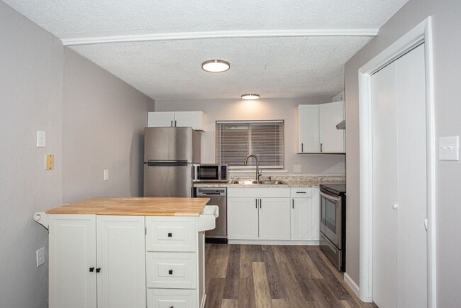 property at 37 Hummingbird Dr