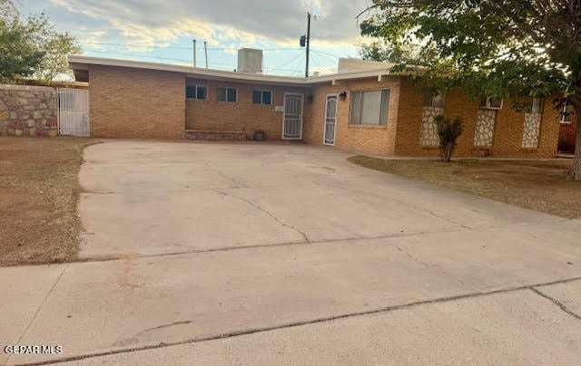 5352 Annette Ave in El Paso, TX - Foto de edificio - Building Photo