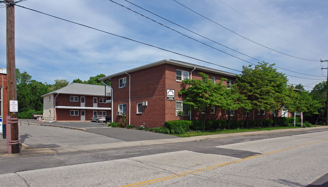 Melville Garden Apartments in Melville, NY - Foto de edificio