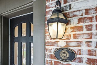 2117 Chilton Rd in Houston, TX - Building Photo - Building Photo