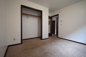 803 8th St N, Unit 4 in Fargo, ND - Building Photo - Building Photo