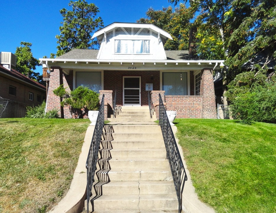 3429 Federal Blvd in Denver, CO - Foto de edificio