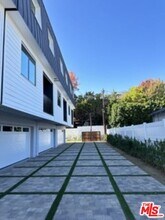 4805 Matilija Ave in Los Angeles, CA - Building Photo - Building Photo
