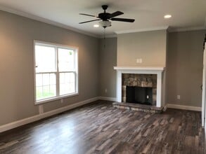 185 Ridge Pointe Dr in Johnson City, TN - Foto de edificio - Building Photo