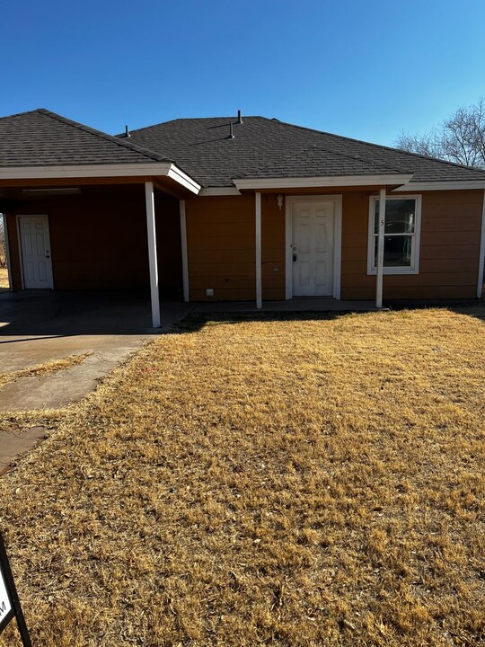 519 39th St in Lubbock, TX - Building Photo