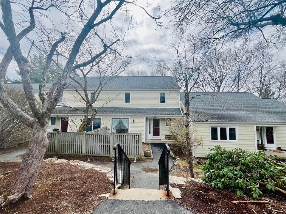 62 Fifer Ln in Lexington, MA - Building Photo