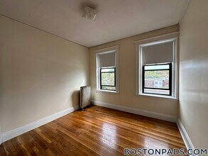 1144 Commonwealth Ave, Unit 43 in Boston, MA - Foto de edificio - Building Photo