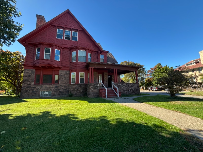 1063 St Paul St in Rochester, NY - Building Photo
