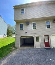 1617 Chadwick Cir in Lancaster, PA - Building Photo - Building Photo