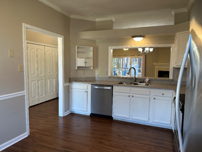 916 S Lake Cir in Chesapeake, VA - Building Photo - Building Photo