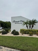 5959 Winkler Rd in Ft. Myers, FL - Building Photo