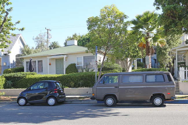 931-935 16th St in Santa Monica, CA - Building Photo - Building Photo