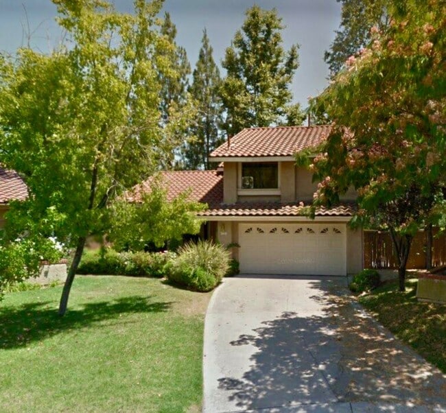 1101 Heatherview Dr in Oak Park, CA - Building Photo - Building Photo