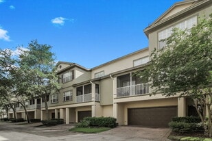 2586 Grand Central Pkwy in Orlando, FL - Building Photo