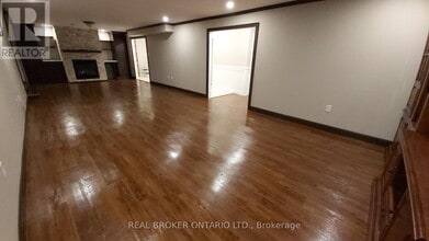 118 Sandringham Dr in Barrie, ON - Building Photo - Building Photo