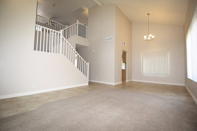 2490 E Kent Ave in Gilbert, AZ - Building Photo - Building Photo