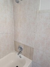 1461 SW 5th St in Miami, FL - Foto de edificio - Building Photo