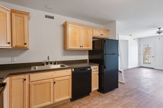 24 Jersey Way in Morristown, VT - Building Photo - Building Photo