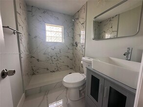 130 Virginia Ct in Englewood, FL - Building Photo - Building Photo