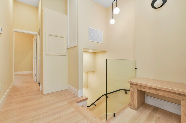 184 Paris St in Boston, MA - Building Photo - Building Photo