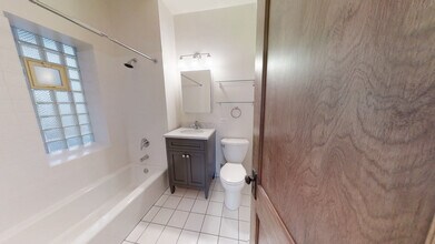 3761 N Lakewood Ave, Unit 2 in Chicago, IL - Foto de edificio - Building Photo