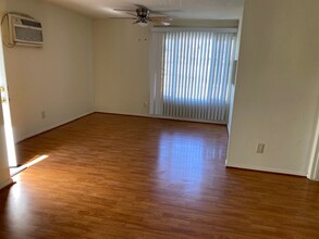 7342 Ventura Canyon Ave in Van Nuys, CA - Building Photo - Building Photo
